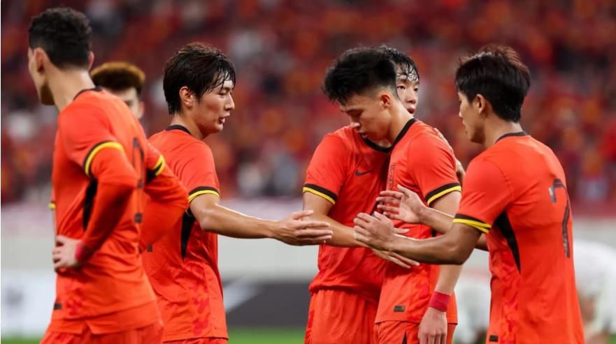 泰国队同个, 亚队几乎拼 泰国队同个, 亚队几乎拼