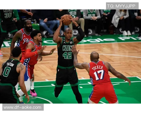 凯尔特人与76人激战常规赛巅峰对决谁能笑到最后